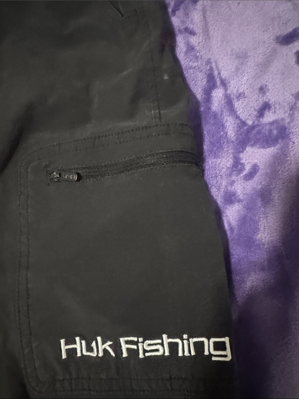 Huk Black Men's Cargo Fishing Shorts - Picture 5 of 8